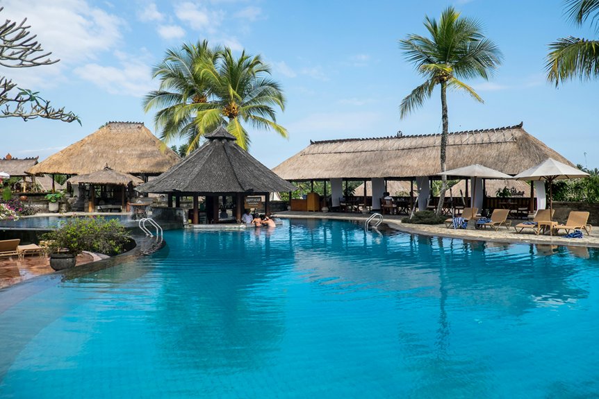 top grand cayman pool bars